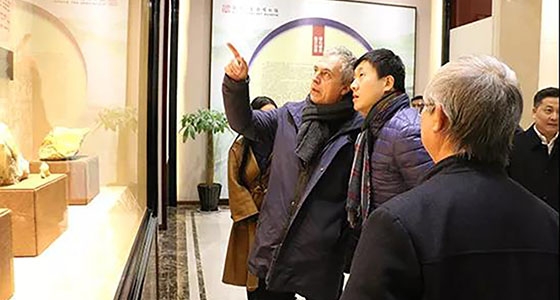 意大利設(shè)計師斯坦法諾·博埃里來我館參觀