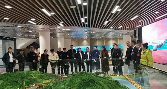 政協(xié)委員齊聚東堡山規(guī)劃館，共商發(fā)展大計(jì)